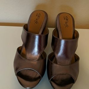 Euro Soft by Sofft slip on heels metallic in color